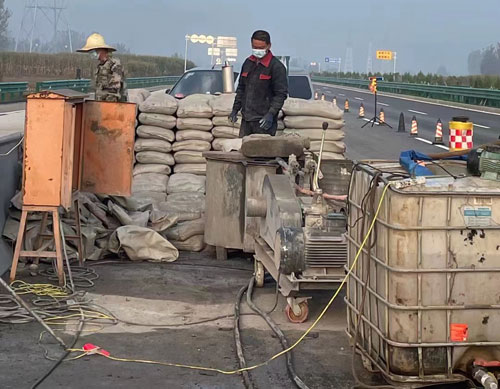 香格里拉高速路病害处理